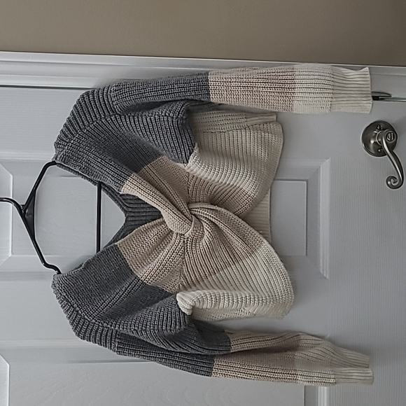 Off Shoulder Ribbed-knit Twist Sweater - Picture 2 of 2